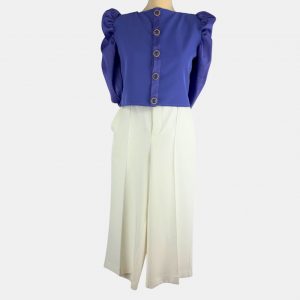 Chaqueta morada manga al codo con botones de flor dorados