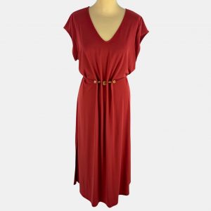 Vestido largo color teja con adorno de piedras de madera en cintura