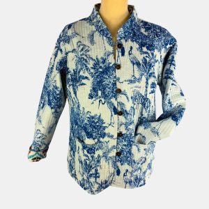 Cazadora reversible lado blanco con dibujo en azul